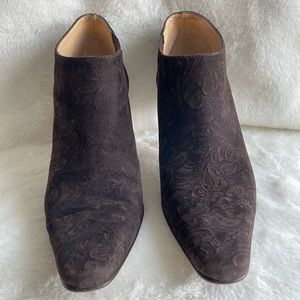 Isaac Mizrahi, dark brown heels, size 6.5 B, suede like feel with paisley design